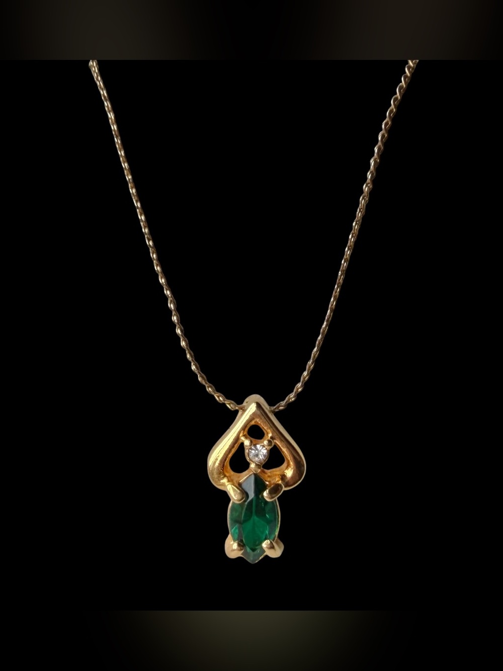 Vintage Elegant Marquise Cut Green Gemstone & Accent Necklace